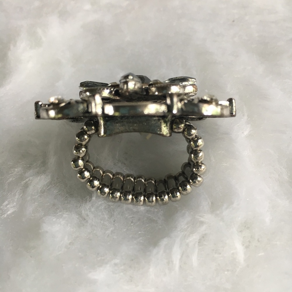 Ring - Picture 2 of 4